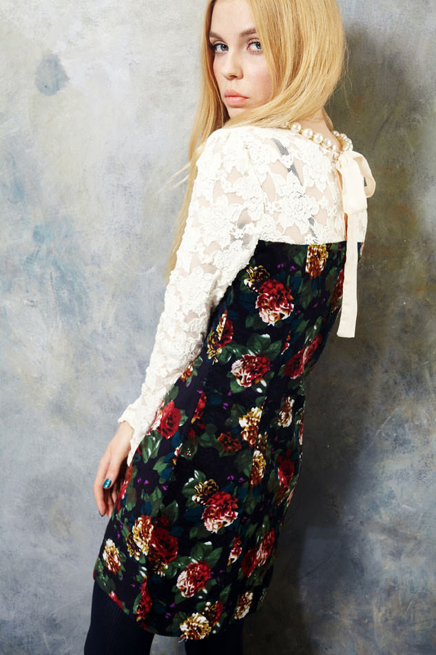 Large floral pattern trim dress - Click Image to Close